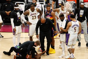 包含里程碑夜！莱比锡单刀错失，意甲今晚刷纪录，球迷炸锅，资深球员宣示担当的词条